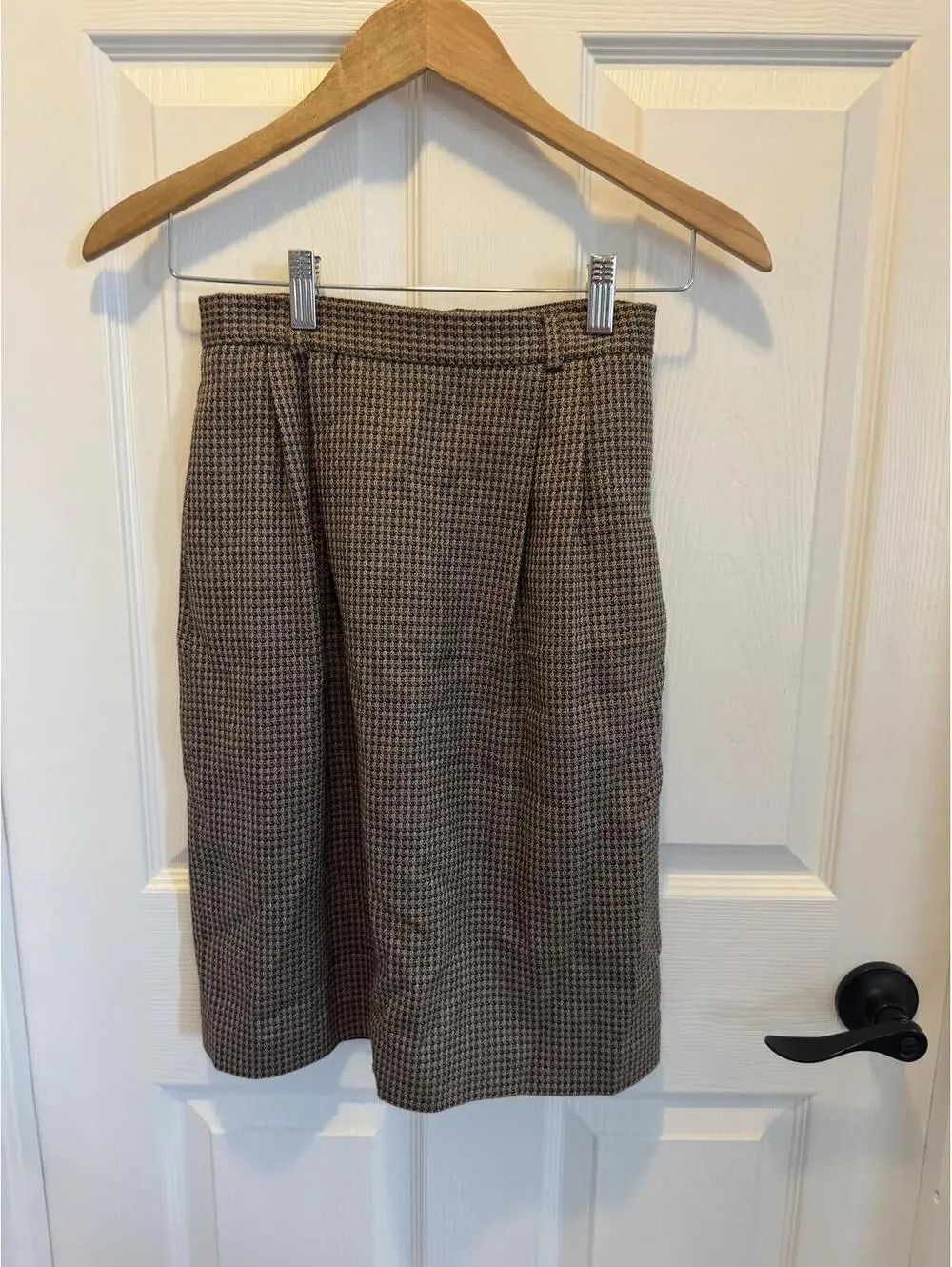 Liz Claiborne Petite 4 Houndstooth Midi Skirt‎